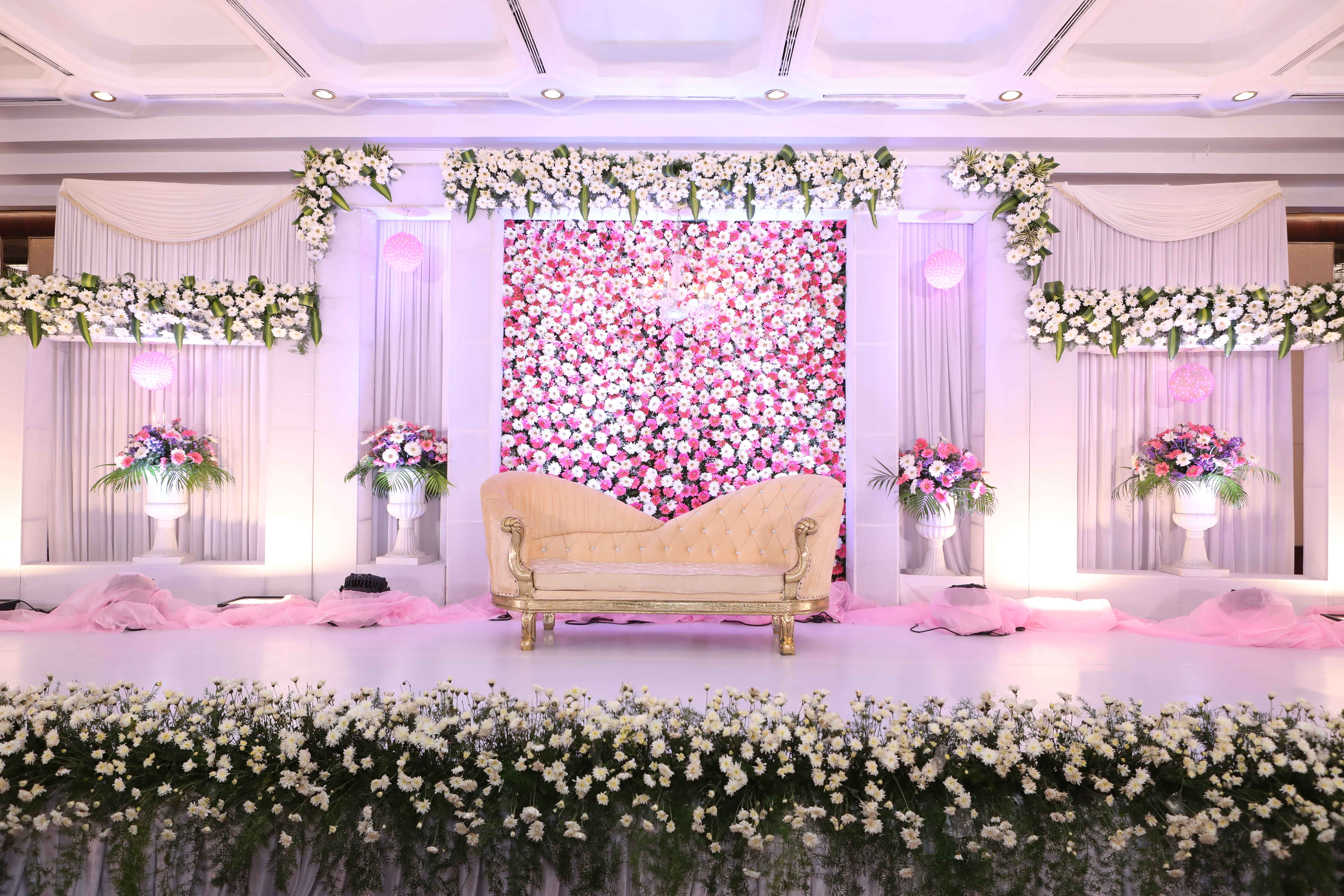 Punjabi Pre-Wedding Event Mehndi Stage, Size: Custamized Requried