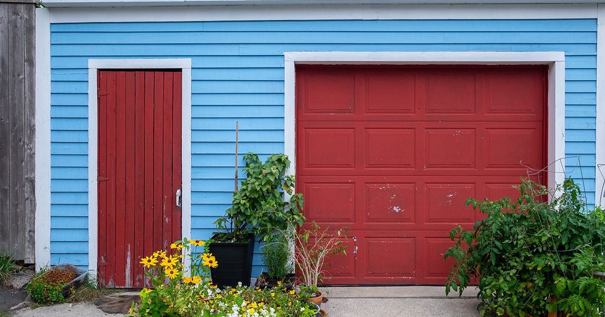 Blue and red colour combination for home exterior