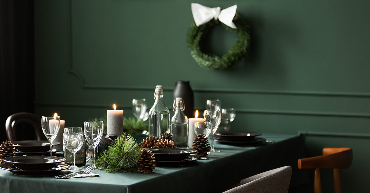 Christmas wall decorations - Lovely backdrop for festive garlands