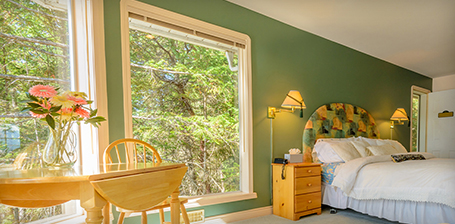 Green wall color for bedroom tip